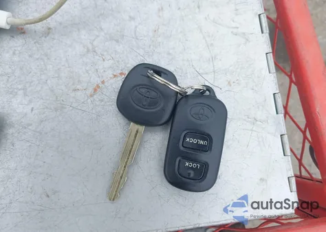 2008 Toyota Corolla S z USA, uszkodzony, nr VIN 2T1BR32EX8C911527